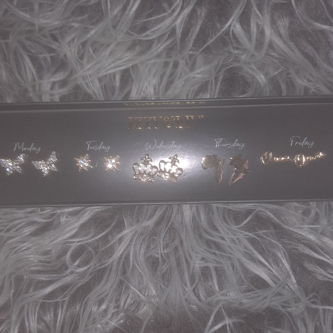 Elegant Gold And Silver Earrings Set